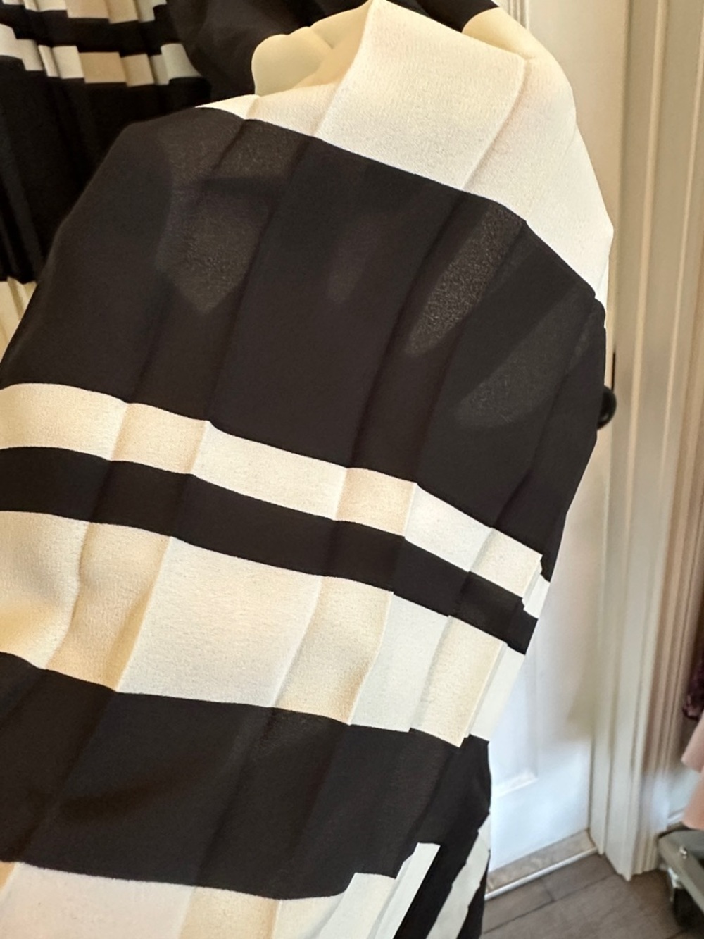Lauren Ralph Lauren Black and White Striped Pleated wide leg pants - Picture 7 of 7